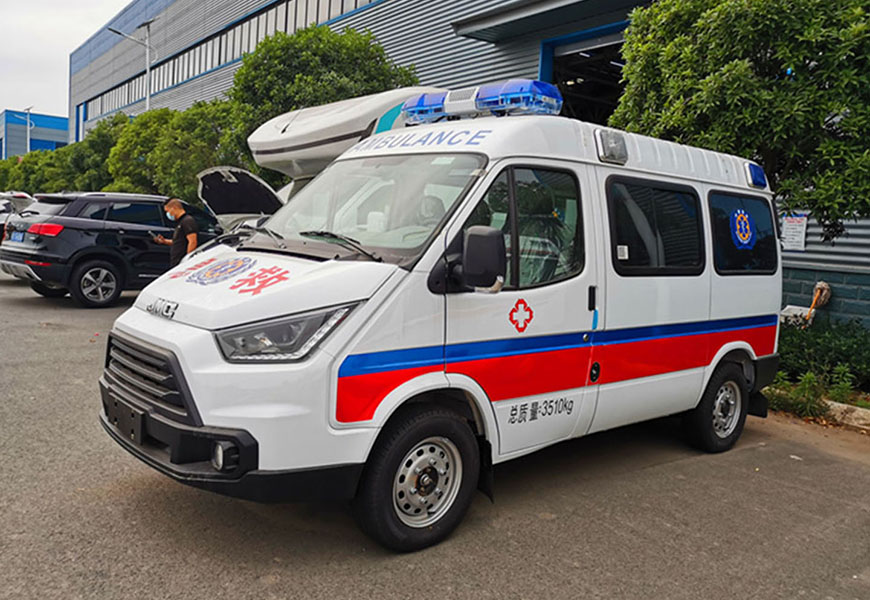 国六江铃特顺短轴中顶救护车(柴油版)