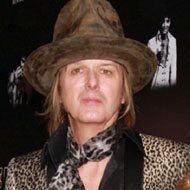 Guitarists born May 22